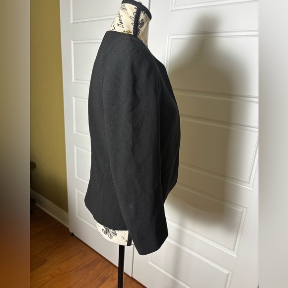 WILFRED | Aritzia Equis Cropped Open-Front Crepe Black Blazer Jacket (Size 6) - Picture 4 of 8